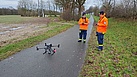 Drohnenpiloten mit Einsatzdrohne
